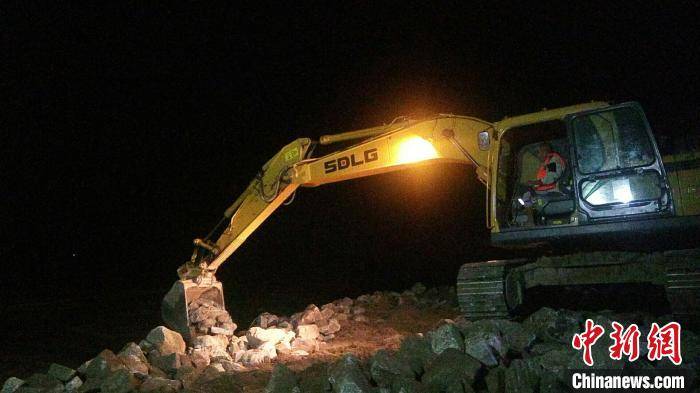 kycom-
陕西省水利系统乐成处置今年渭河1号洪水顶冲重大险情(图3)