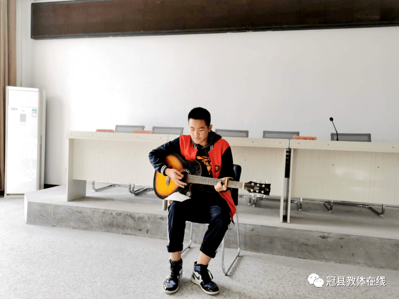 ky.com-
【校园短讯】万善中学举行第一届校园文化艺术节(图6)