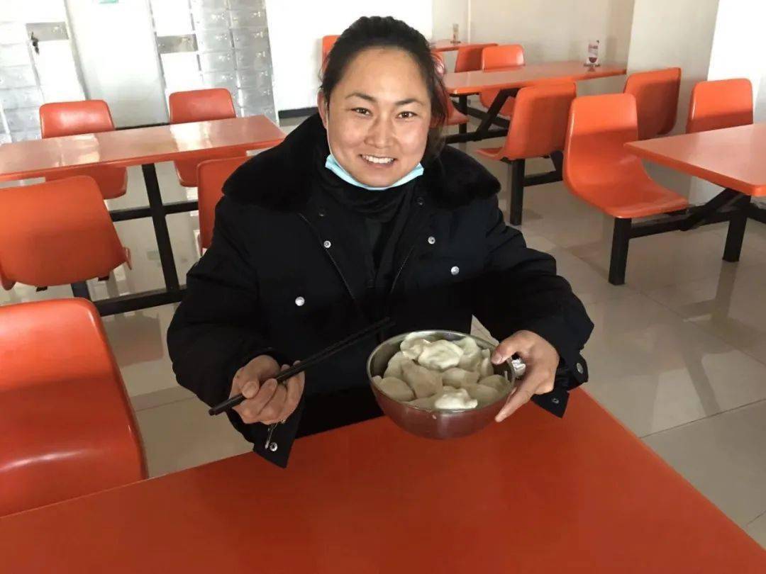 【爱在新干线】冬至食堂多欢笑 饺子飘香暖人心【ky com】(图16)
【爱在新干线】冬至食堂多欢笑 饺子飘香暖人心【ky com】(图16)