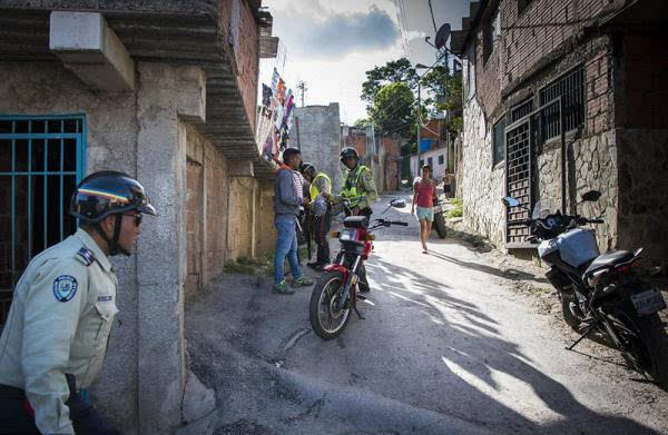 米巧铭油画作品被中国驻韩国大使馆收藏作者:未知2019-01-2822:54:09来源:.panel-overlay{o“kycom”(图3)