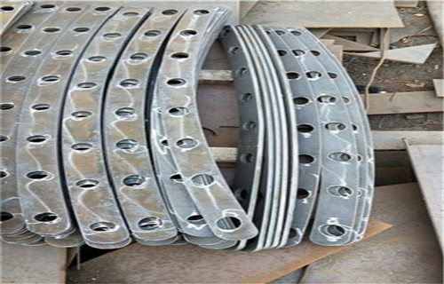 古董军刀屡拍高价兵器成收藏热门【ky.com】(图3)