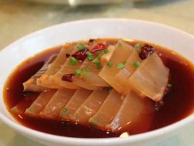 开心一笑:有一次在餐厅用饭 闺蜜问服务员:可以帮我们付钱吗‘kycom’(图5) ky com