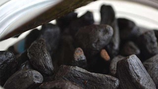 清末内画名家马少宣水晶内画鼻烟壶“ky com”(图2)