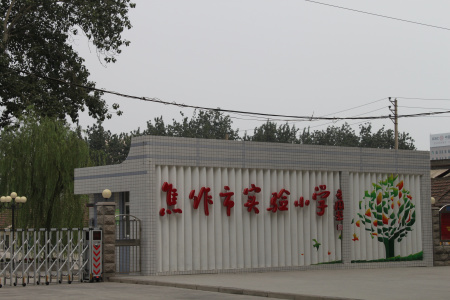 ky.com|敦煌壁画服饰“走出洞窟”现千年古丝路审美时尚(图1)