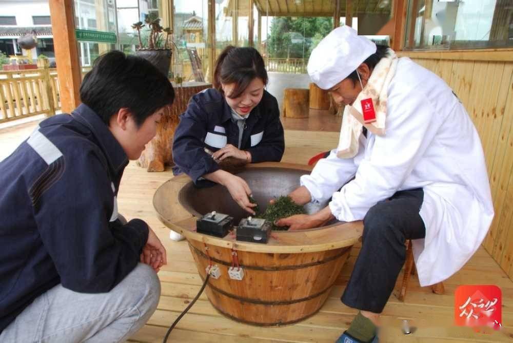 【ky com】
「一线实践」遵义凤冈供电局：心系群众 全力做好优质服务提升用电获得感(图3)