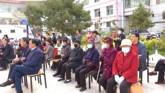 ky com|
乌兰镇举行暮年人文化艺术节暨敬老月系列运动(图8)