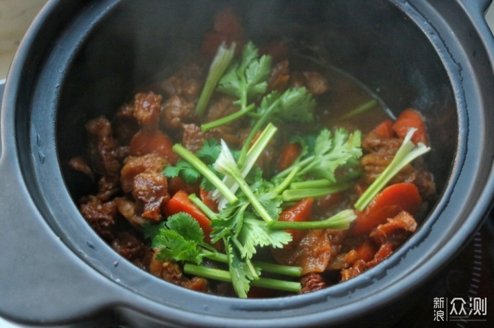 “ky.com”
我市服务外包工业增长超预期 上半年承接服务外包执行额同比增26.2% 知识麋集型业务继续领跑(图1)